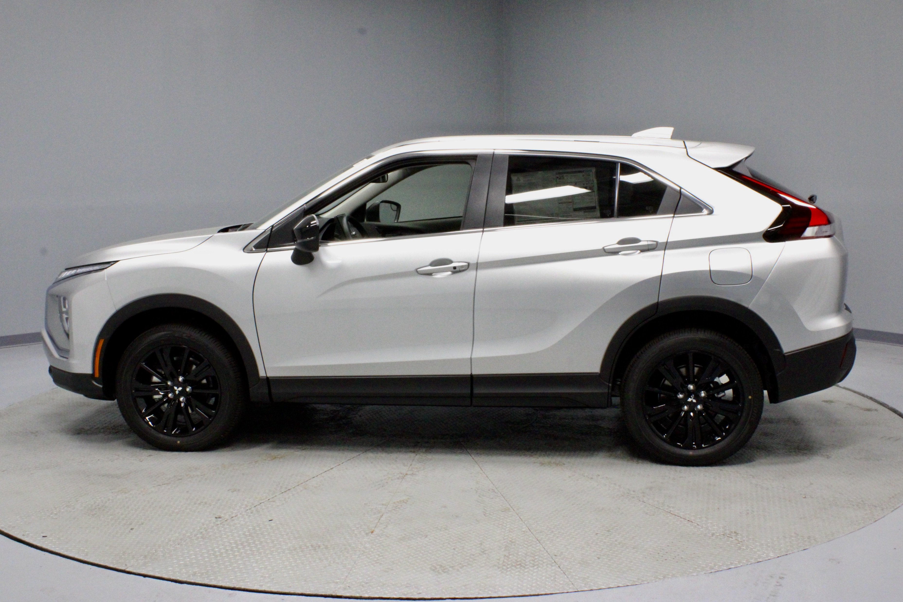 New 2025 Mitsubishi Eclipse Cross LE image 5