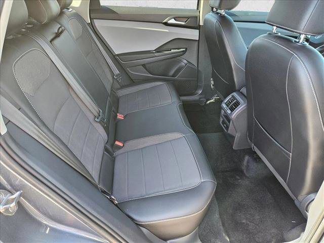 Used 2022 Volkswagen Taos SE FWD image 24
