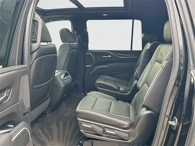 Used 2022 Cadillac Escalade ESV Premium Luxury image 17