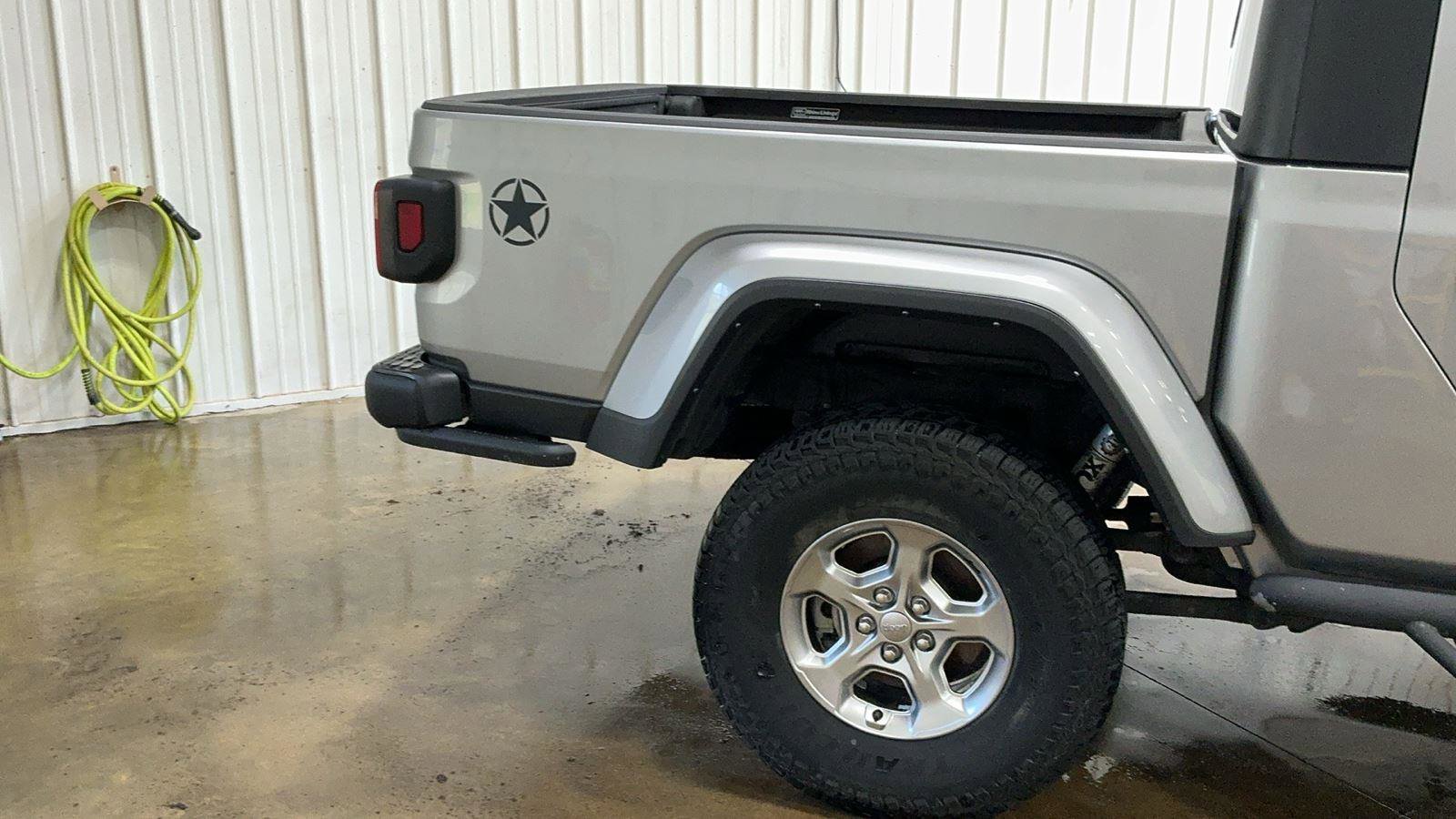 Used 2021 Jeep Gladiator Sport AWD/4WD image 5