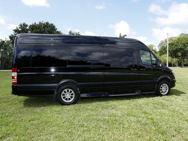 Used 2017 Mercedes-Benz Sprinter 3500 image 2