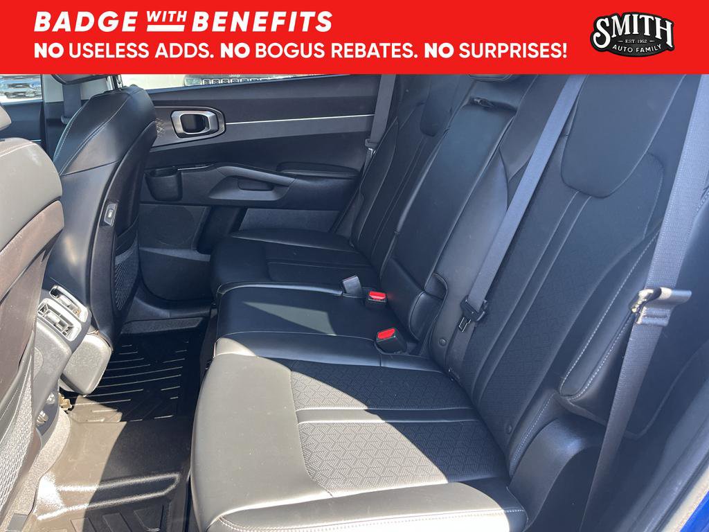 Used 2023 Kia Sorento S image 13