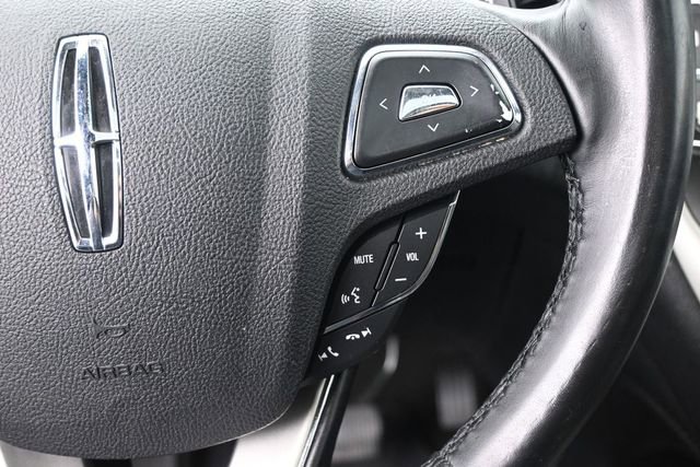 Used 2019 Lincoln MKC Reserve FWD image 28
