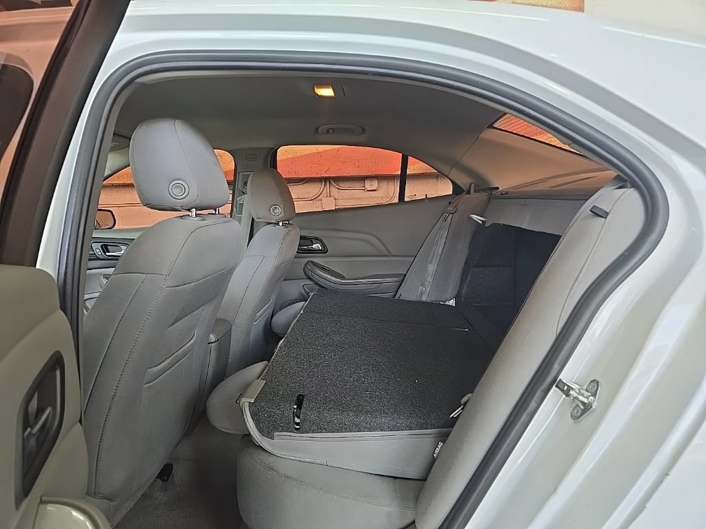 Used 2015 Chevrolet Malibu LS FWD image 34