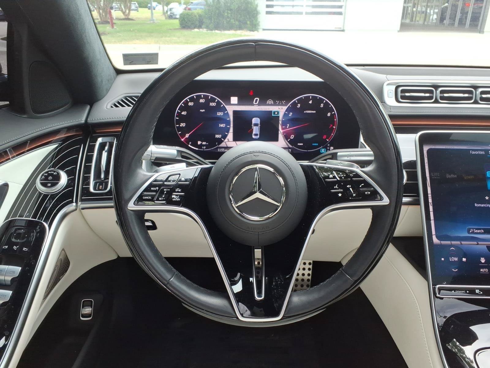 Used 2022 Mercedes-Benz S 580 4MATIC Sedan w/ AMG Line Package image 11