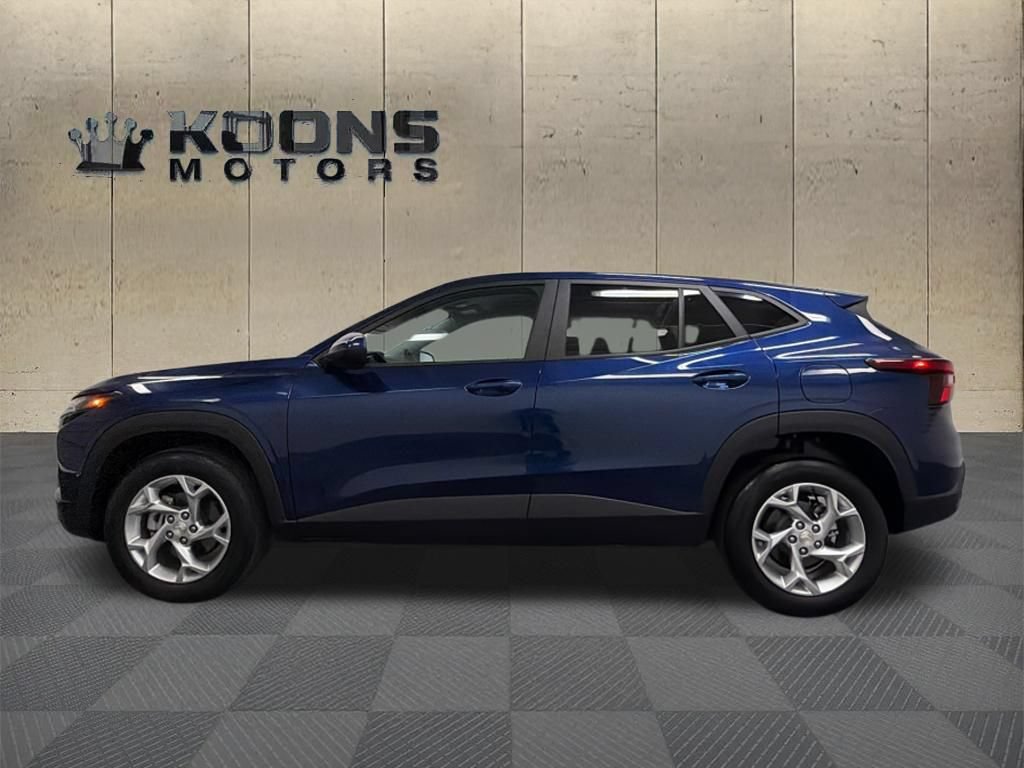 Used 2024 Chevrolet Trax LS w/ LS Convenience Package FWD image 4