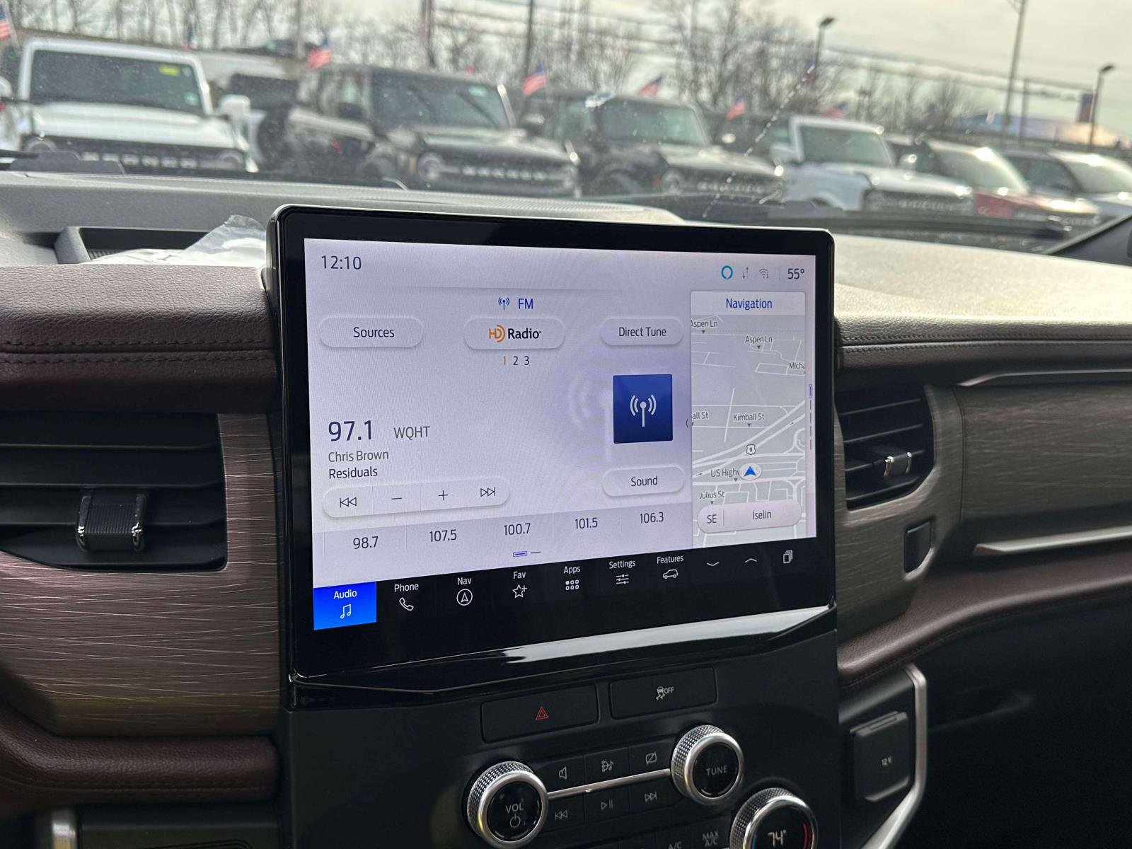 Used 2022 Ford Expedition Limited image 26