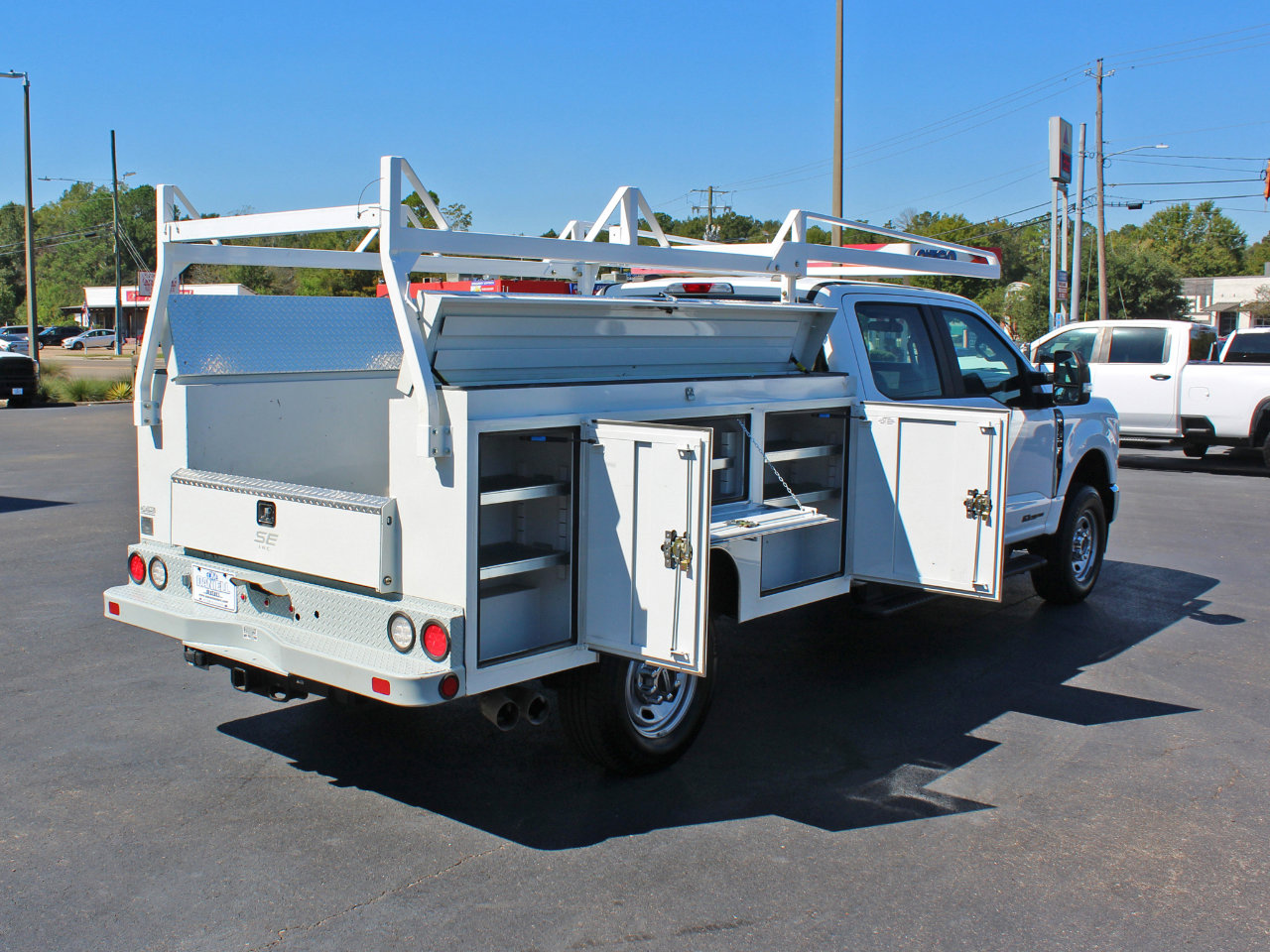 Used 2023 Ford F250 XL w/ Snow Plow/Camper Package image 16