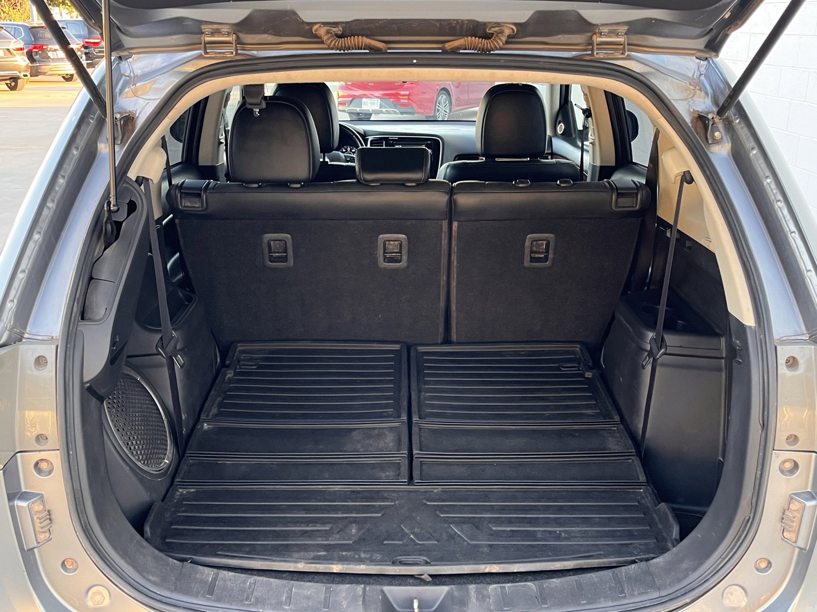 Used 2015 Mitsubishi Outlander SE image 15