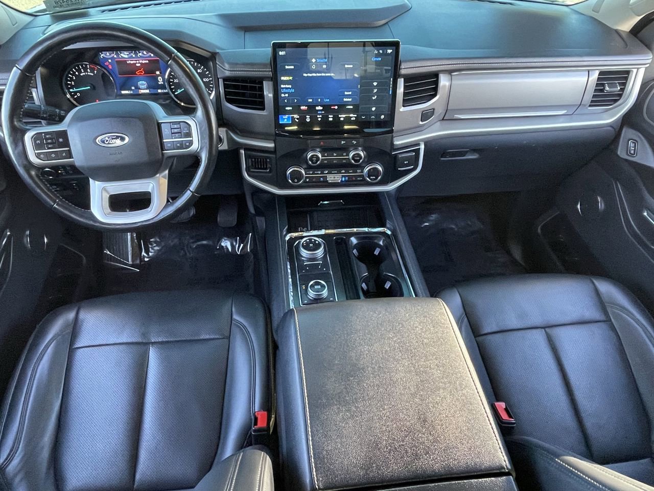 Used 2022 Ford Expedition XLT image 15