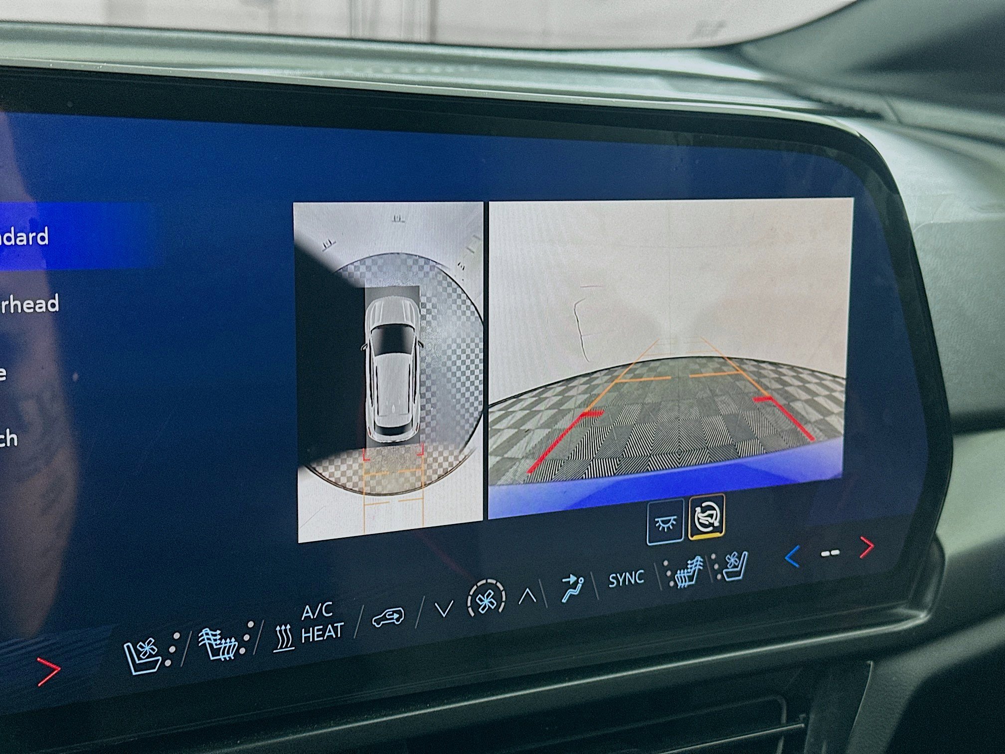 Used 2024 Chevrolet Equinox EV RS FWD image 22