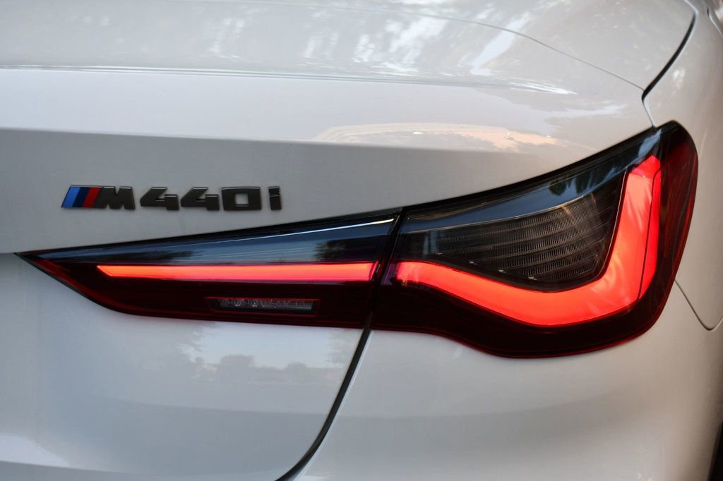 Used 2022 BMW M440i Convertible image 7