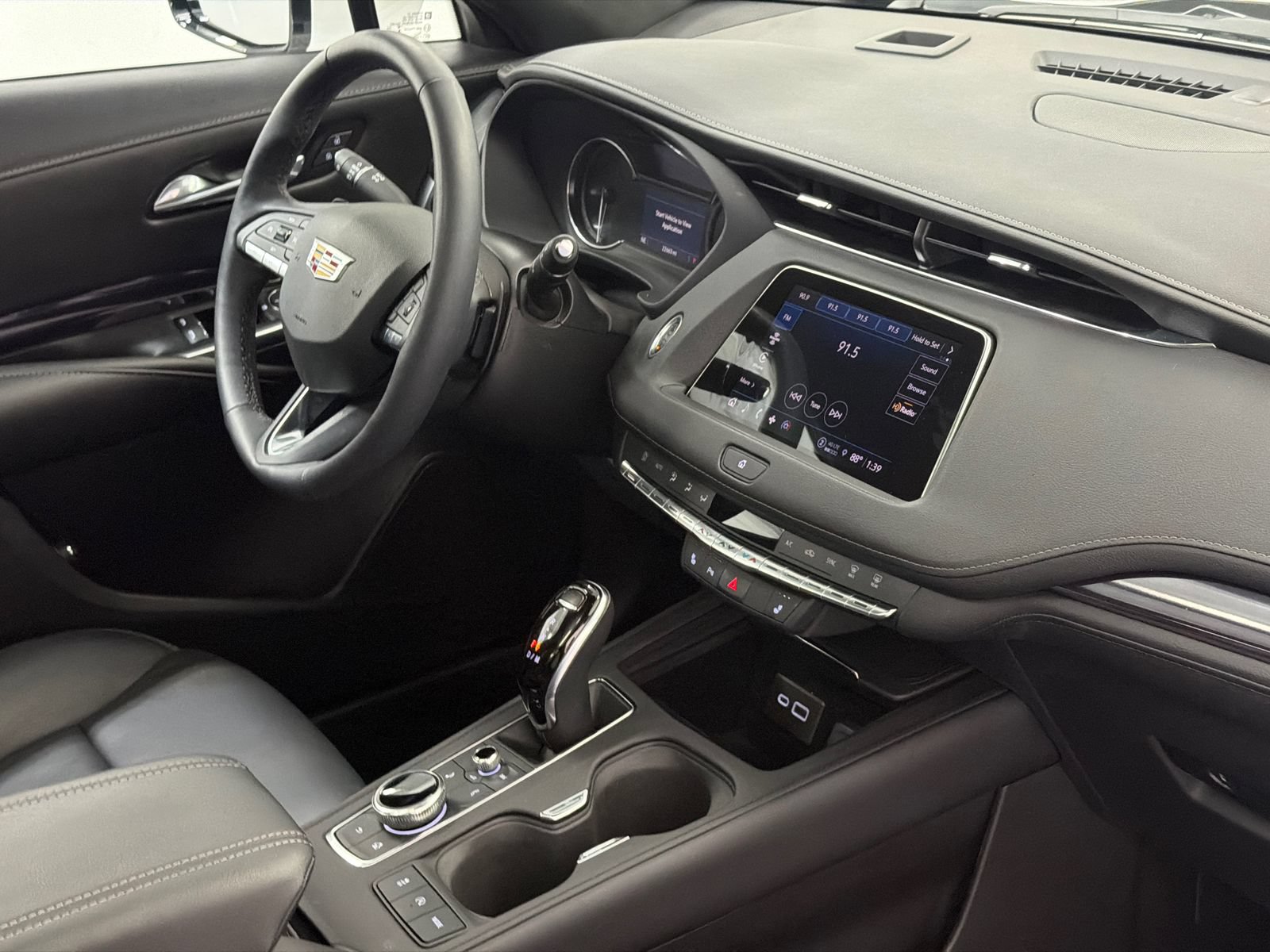 Used 2022 Cadillac XT4 Luxury w/ Cold Weather Package AWD/4WD image 11