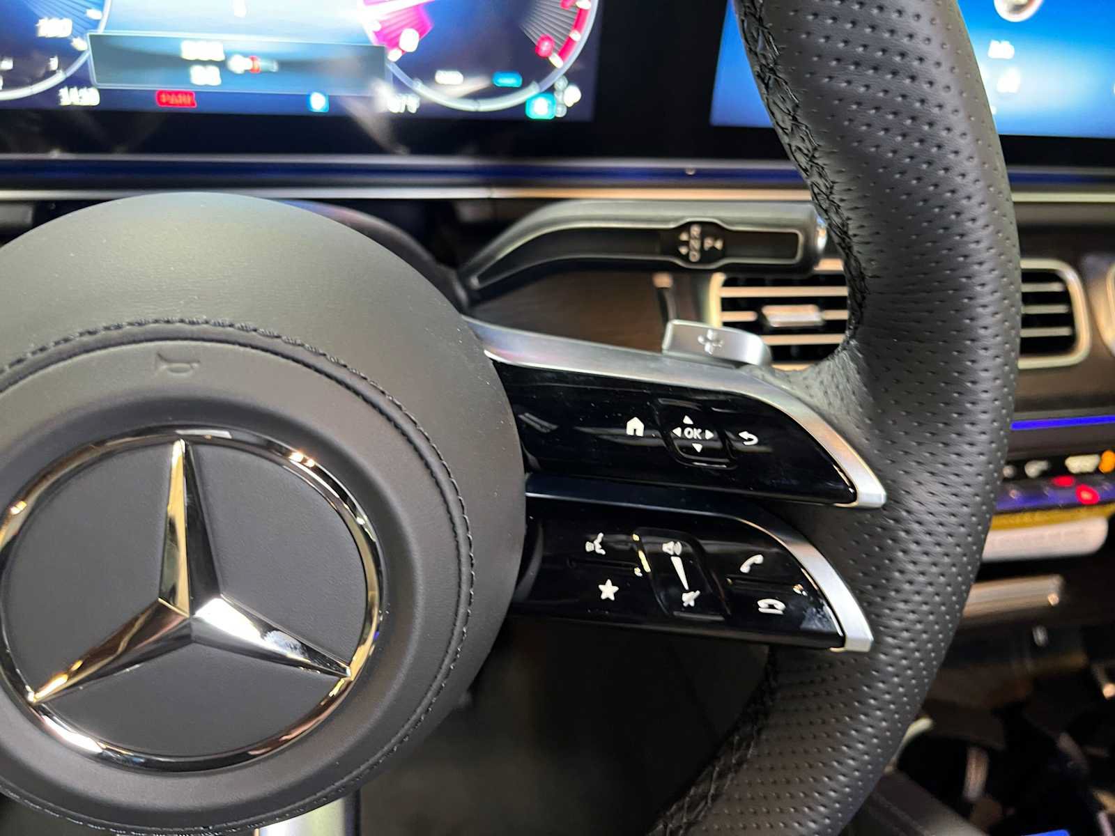 New 2026 Mercedes-Benz GLS 450 4MATIC image 30