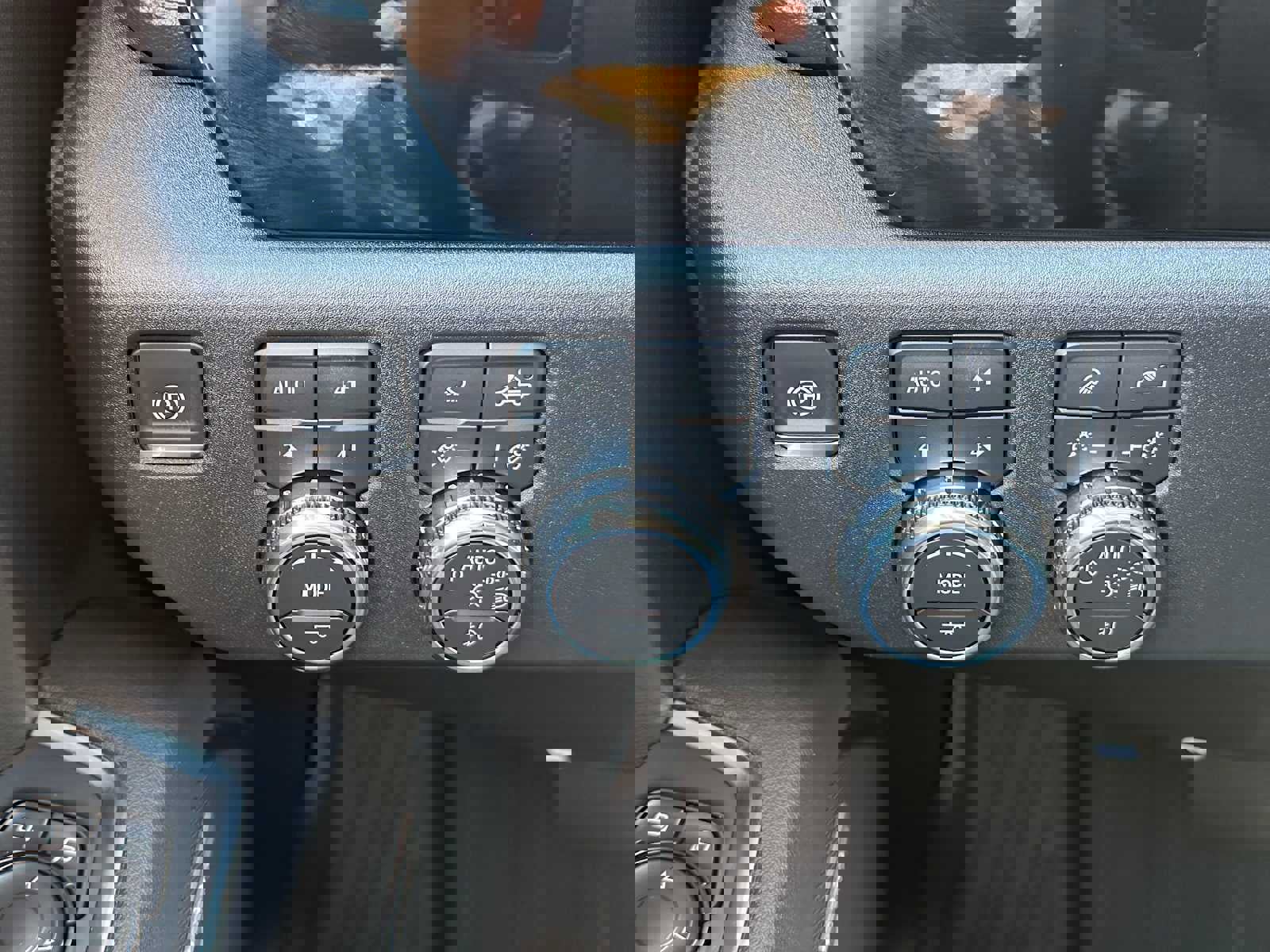 New 2026 GMC Sierra 2500 SLT image 31