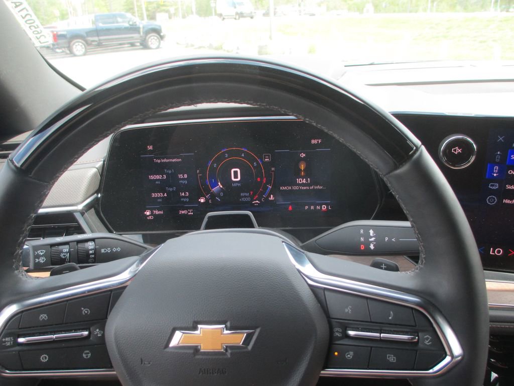 Used 2025 Chevrolet Suburban High Country AWD/4WD image 35