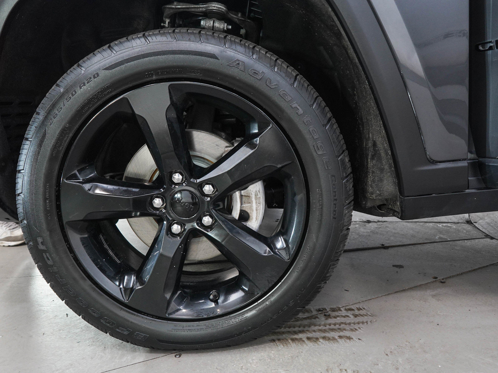 Used 2023 Jeep Grand Cherokee Altitude AWD/4WD image 29