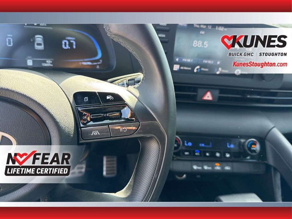 Used 2025 Hyundai Elantra Sport FWD image 29