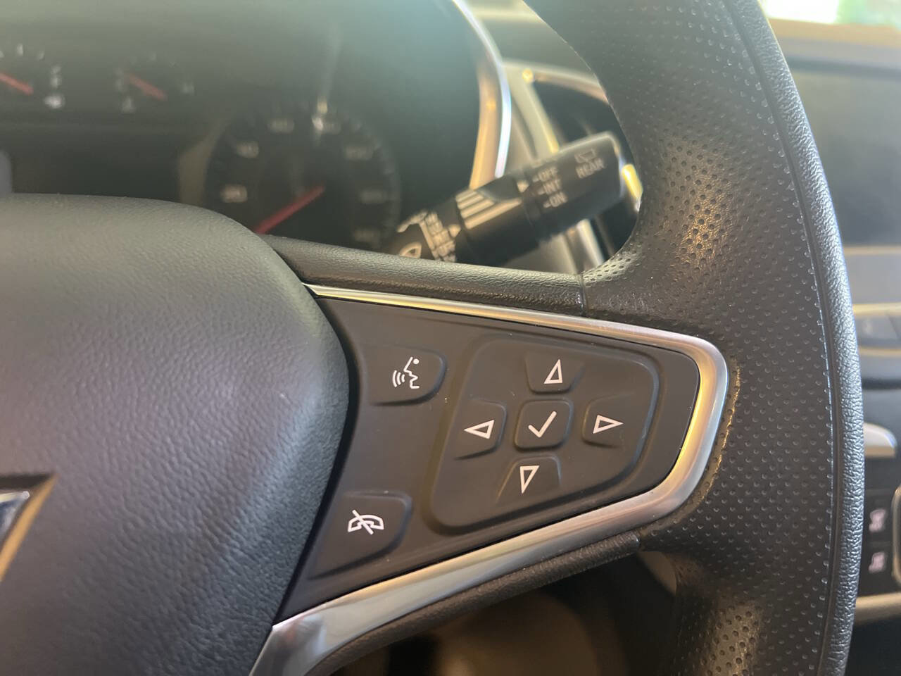 Used 2022 Chevrolet Equinox LS image 28