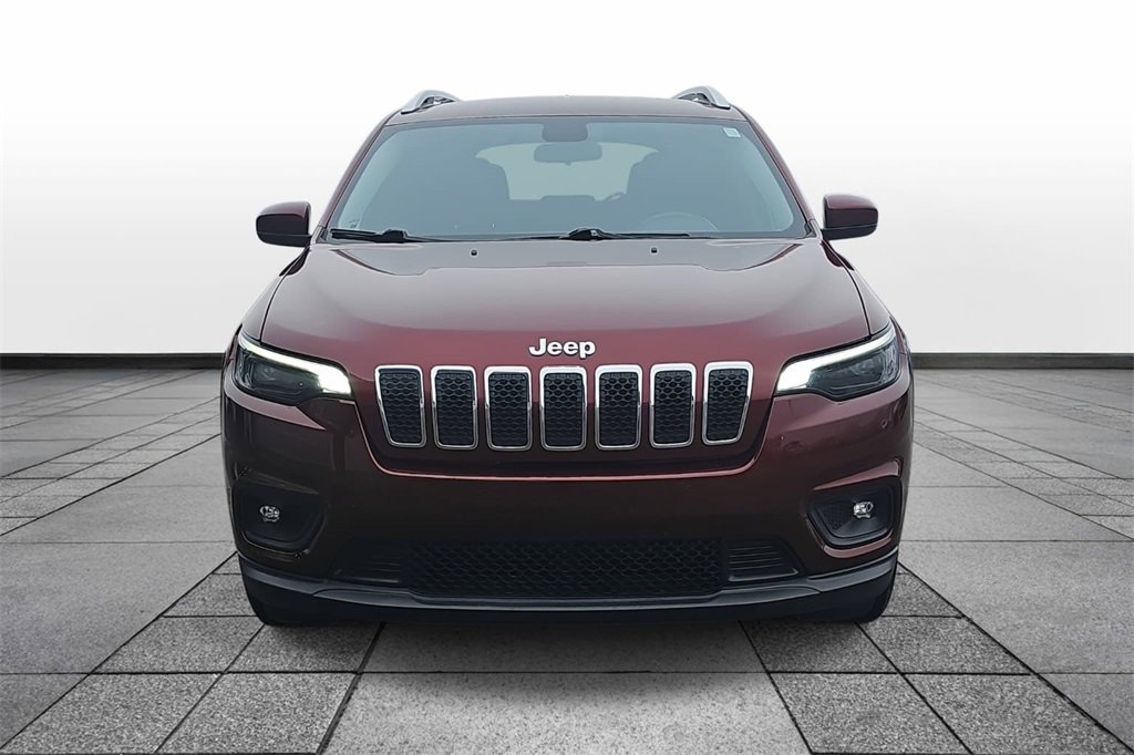 Used 2019 Jeep Cherokee Latitude w/ Cold Weather Group image 2