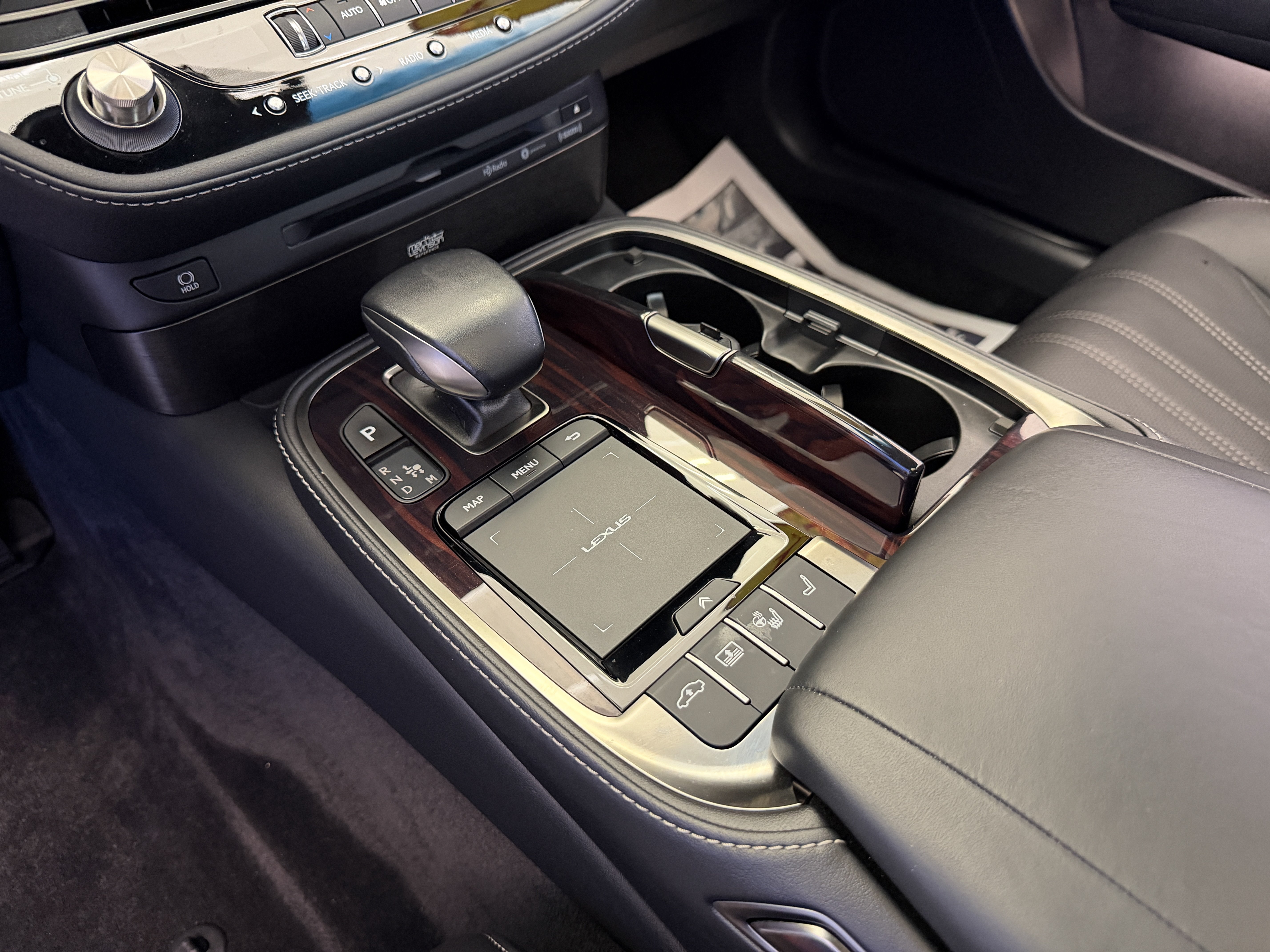 Used 2021 Lexus LS 500 w/ Interior Upgrade Package RWD image 22