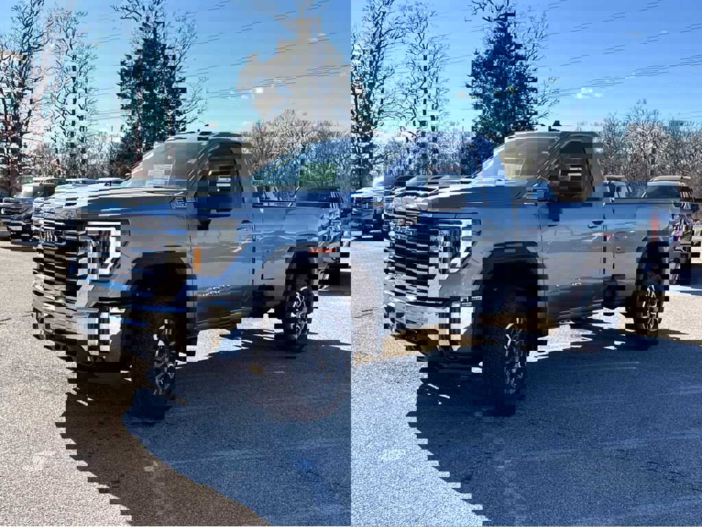 New 2026 GMC Sierra 2500 SLE image 4