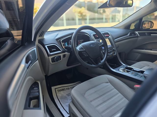 Used 2020 Ford Fusion SE image 31