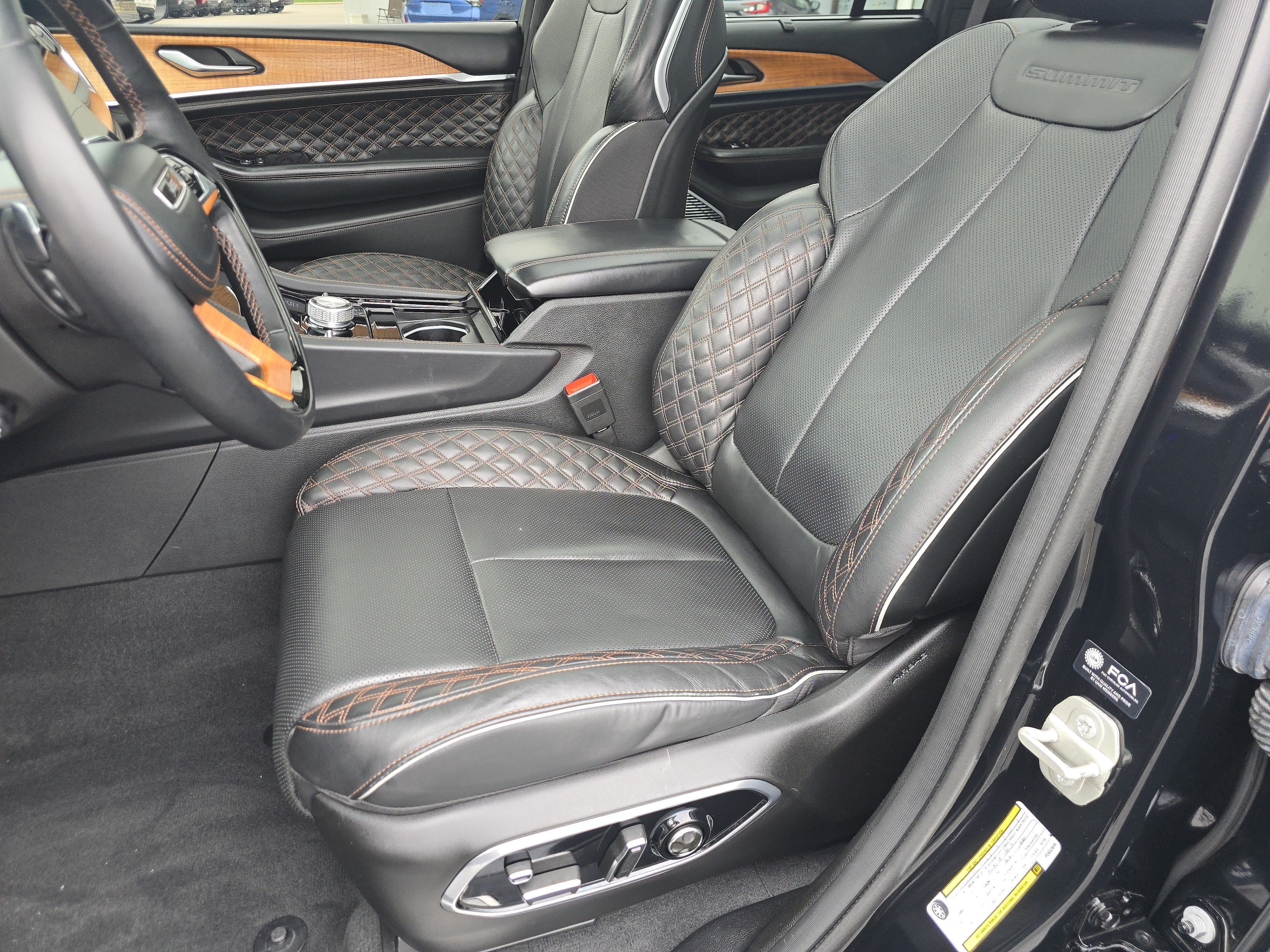Used 2023 Jeep Grand Cherokee Summit AWD/4WD image 21