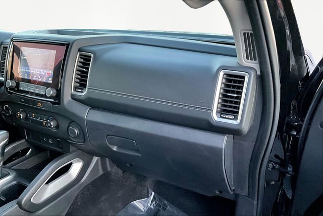 Used 2023 Nissan Frontier SV image 18