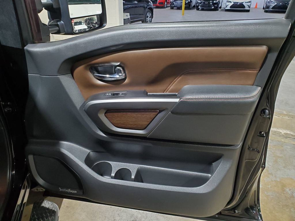 Used 2017 Nissan Titan Platinum Reserve RWD image 15