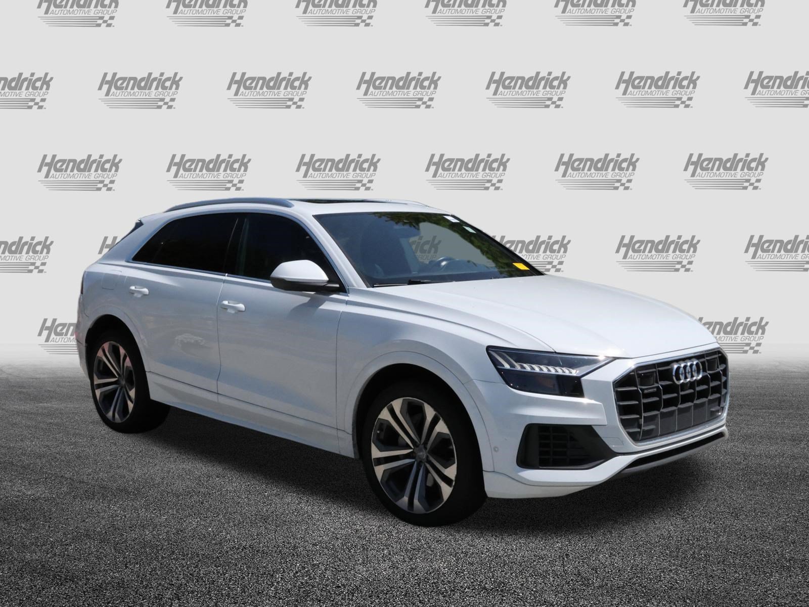 Used 2019 Audi Q8 Prestige w/ Towing Package AWD/4WD image 2