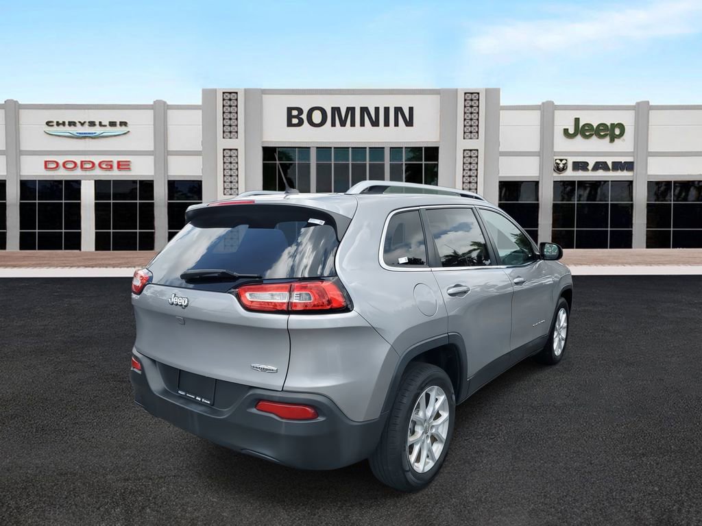 Used 2018 Jeep Cherokee Latitude image 3
