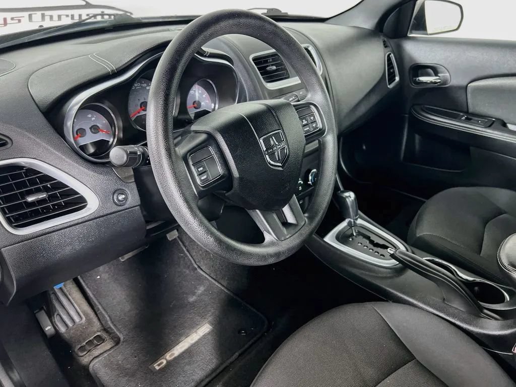 Used 2013 Dodge Avenger SE FWD image 10
