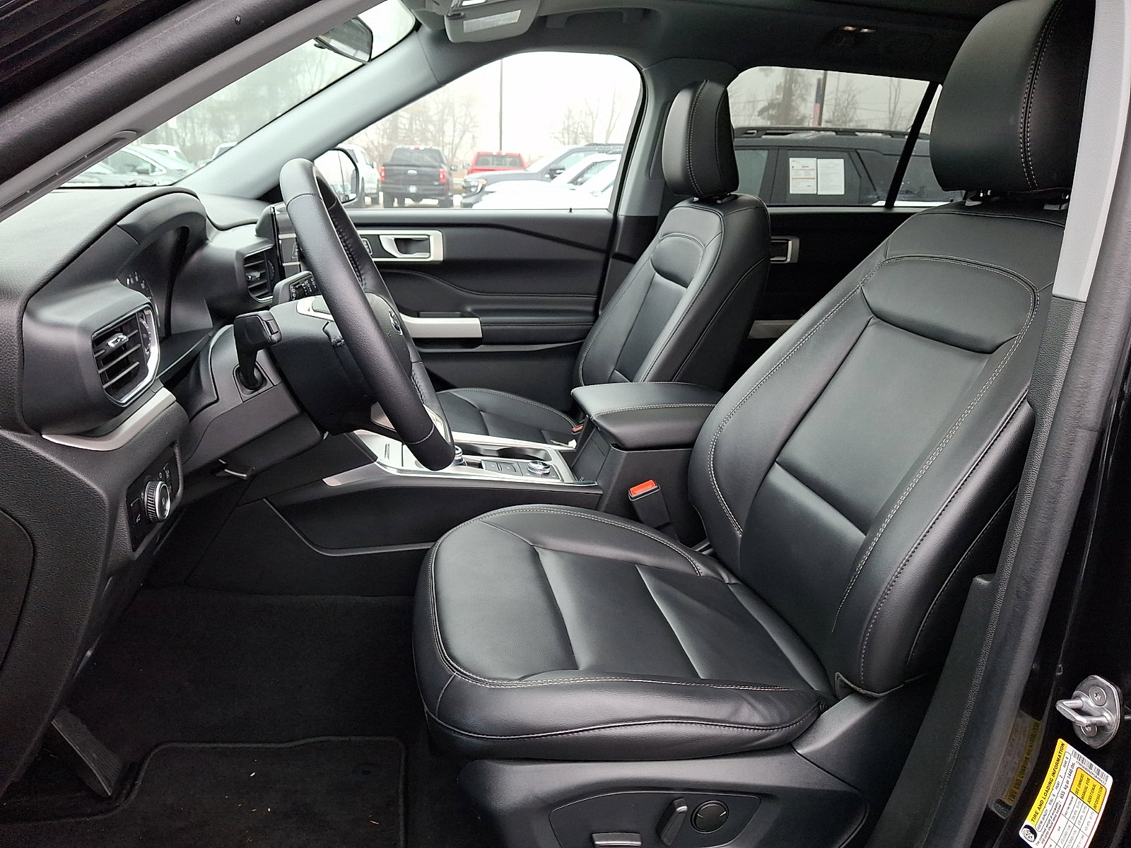 Certified 2023 Ford Explorer XLT w/ Equipment Group 202A AWD/4WD image 17