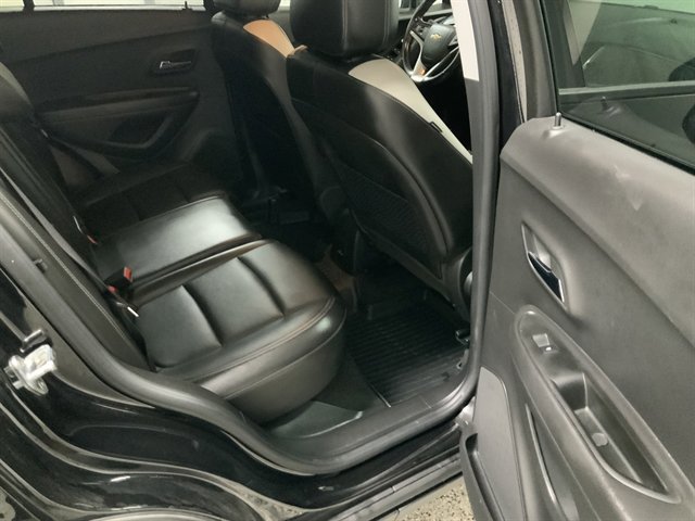 Used 2019 Chevrolet Trax Premier w/ Midnight Edition AWD/4WD image 20