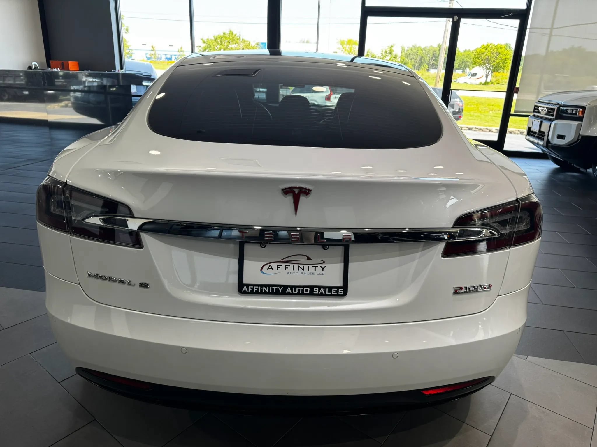 Used 2017 Tesla Model S P100D AWD/4WD image 4