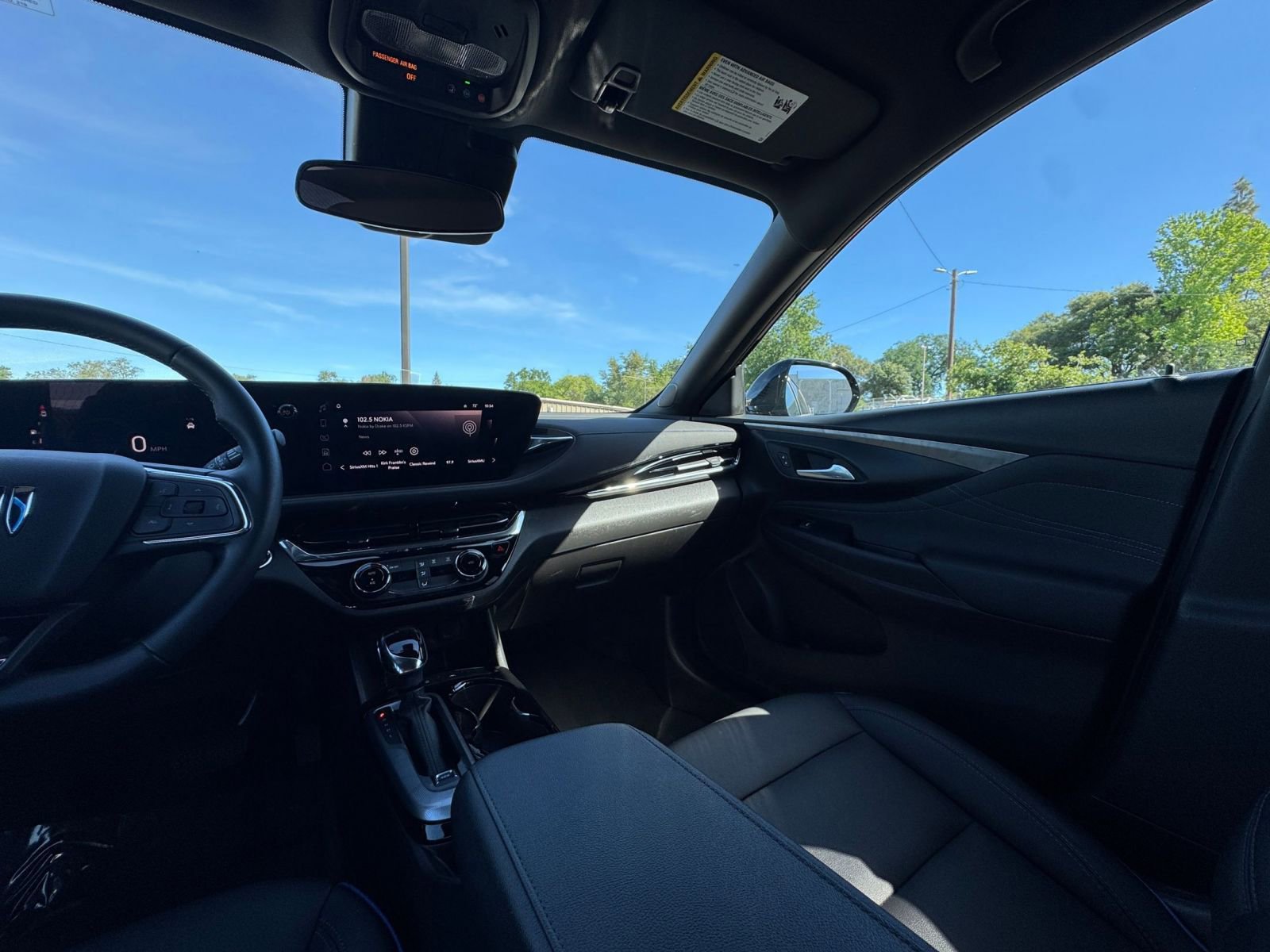 Used 2025 Buick Envista Sport Touring image 34