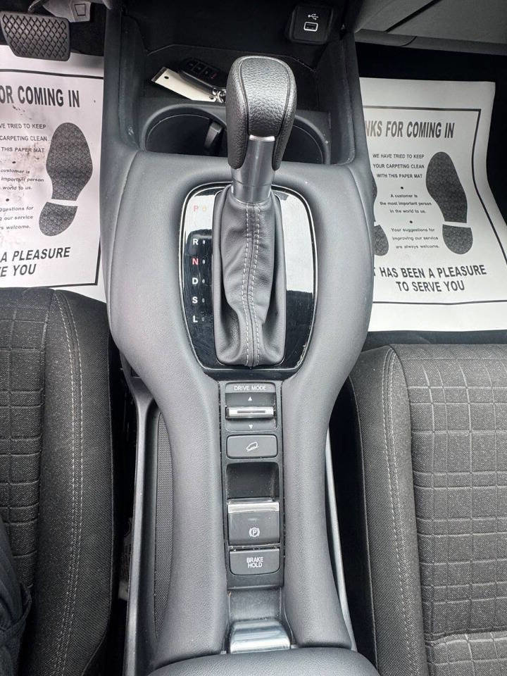 Used 2025 Honda HR-V LX image 10