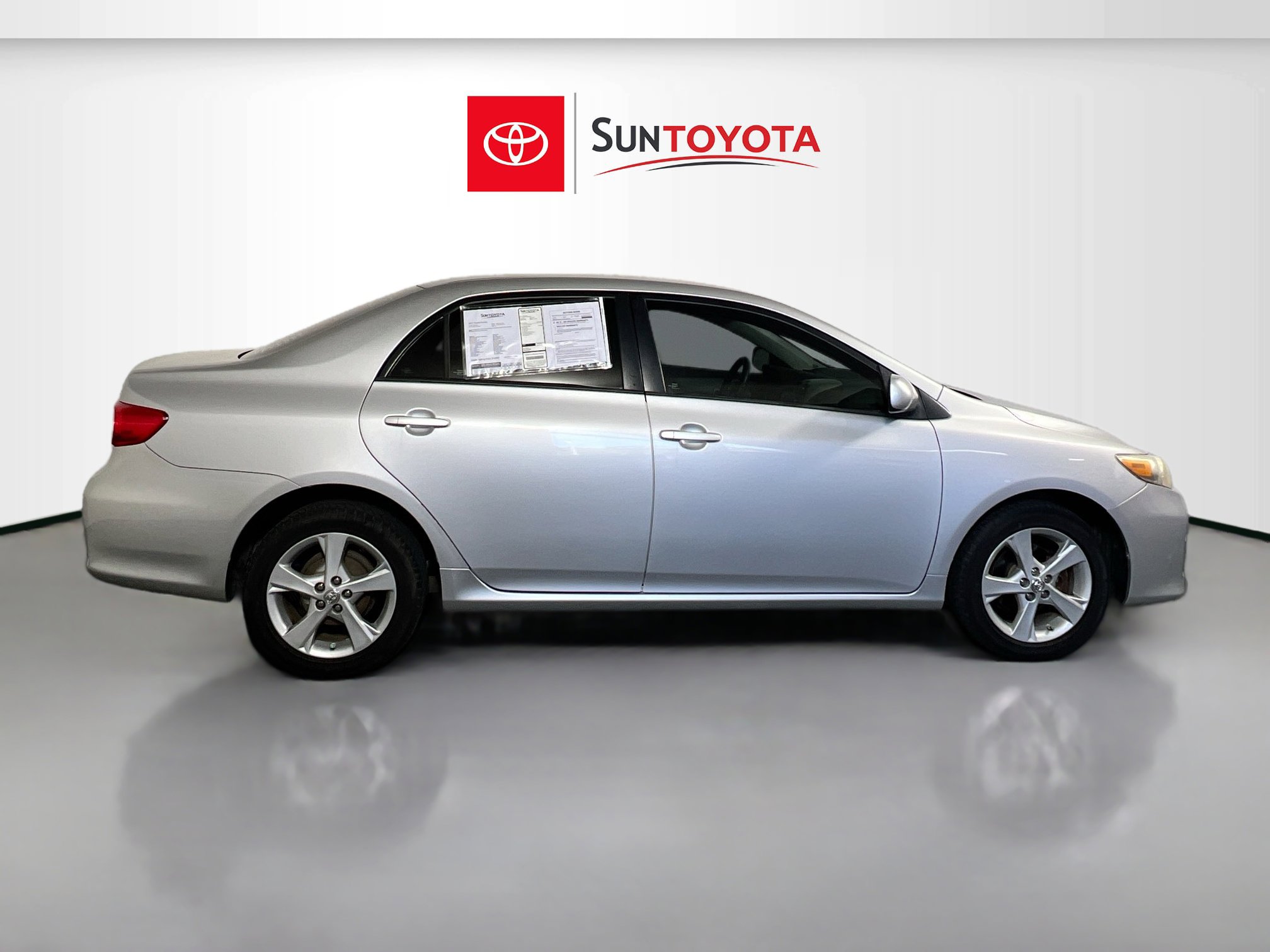 Used 2011 Toyota Corolla LE image 2