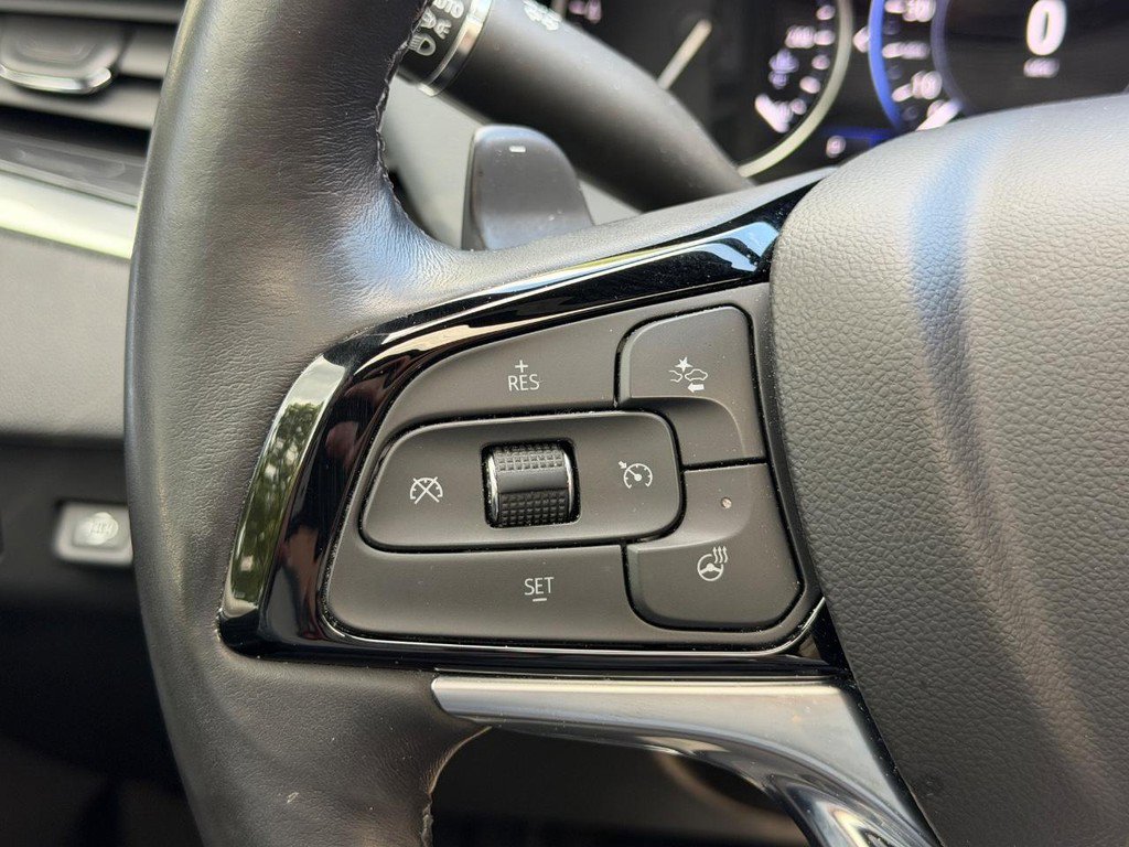 Used 2022 Buick Enclave Premium w/ Experience Buick Package FWD image 20