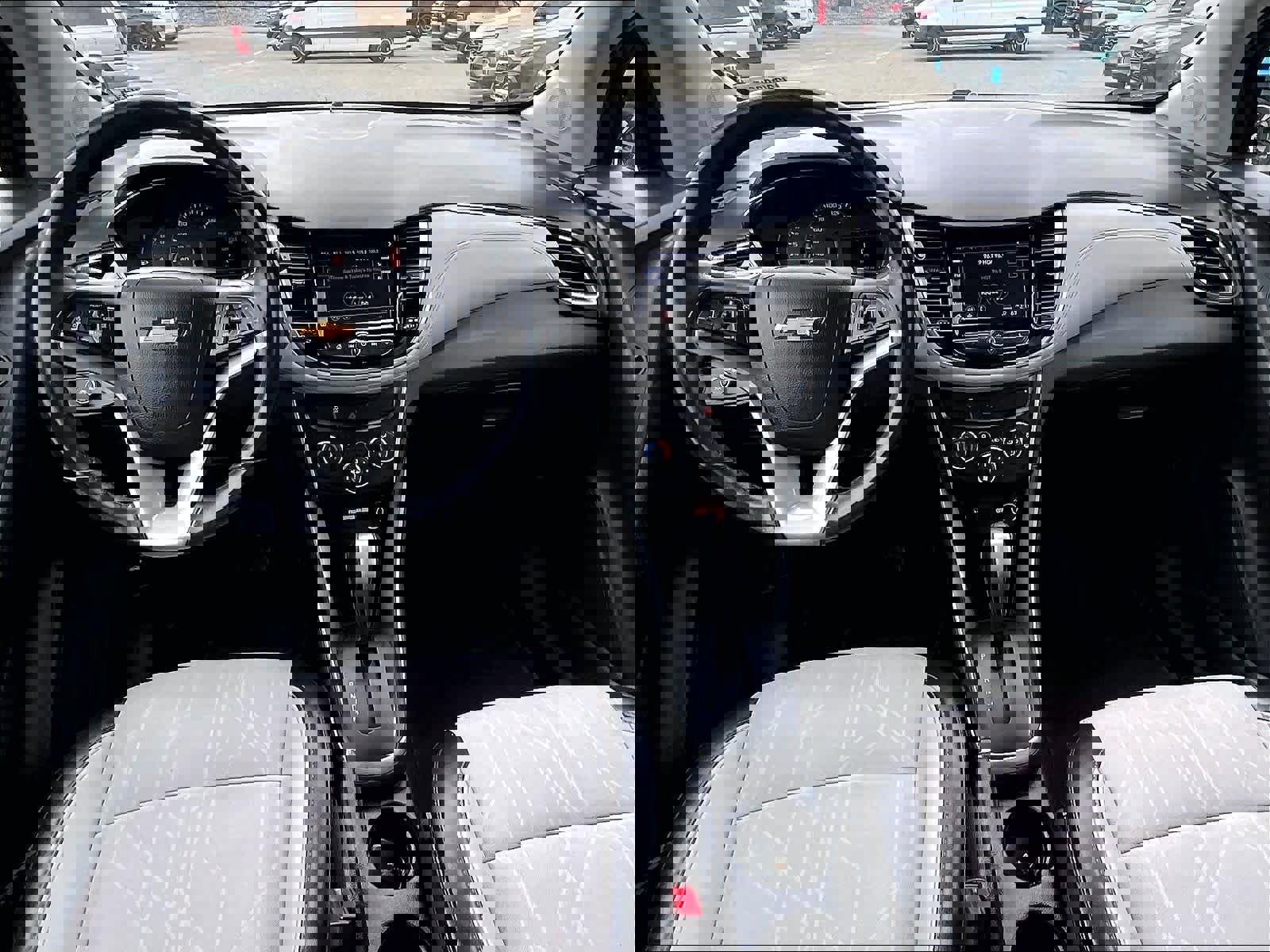 Used 2022 Chevrolet Trax LT w/ LT Convenience Package AWD/4WD image 21