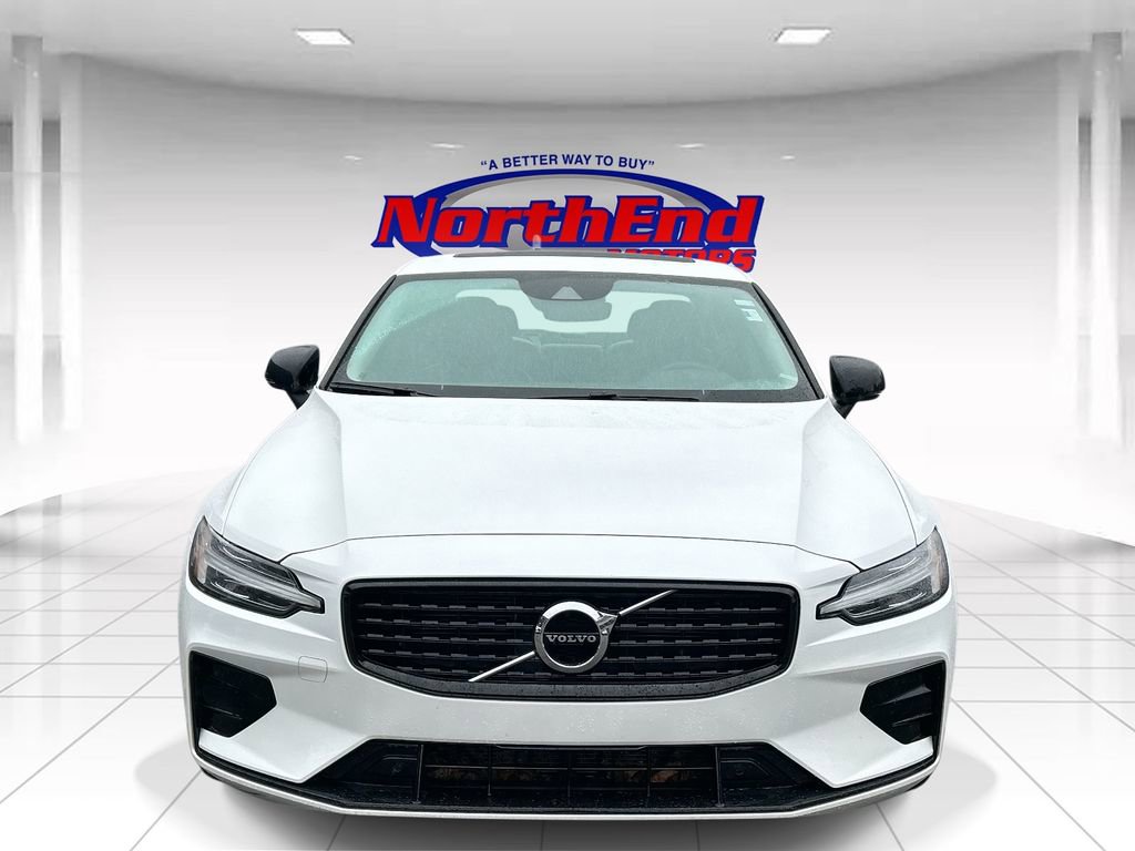 Used 2022 Volvo S60 B5 Inscription image 8