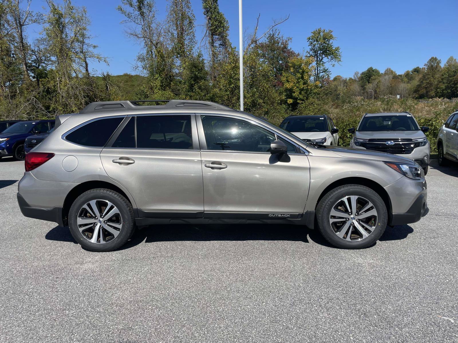 Used 2019 Subaru Outback 2.5i Limited AWD/4WD image 30