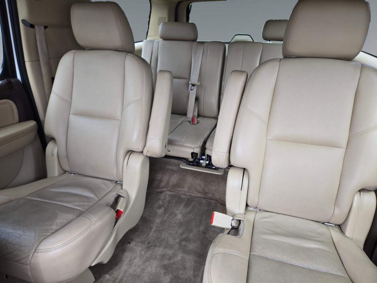 Used 2011 GMC Yukon XL Denali AWD/4WD image 22