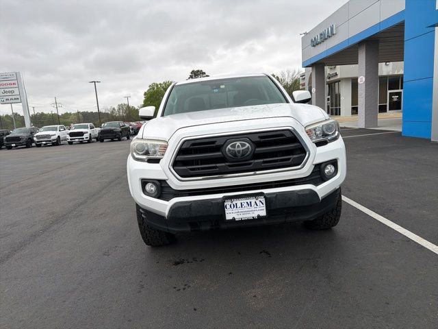 Used 2018 Toyota Tacoma SR5 RWD image 2
