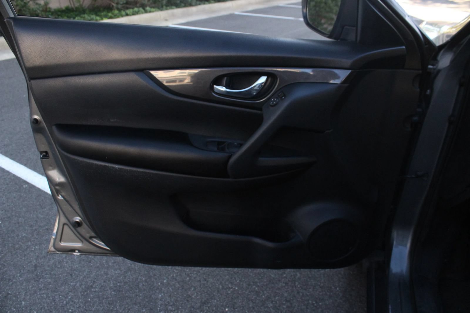 Used 2017 Nissan Rogue S w/ S Appearance Package FWD image 15