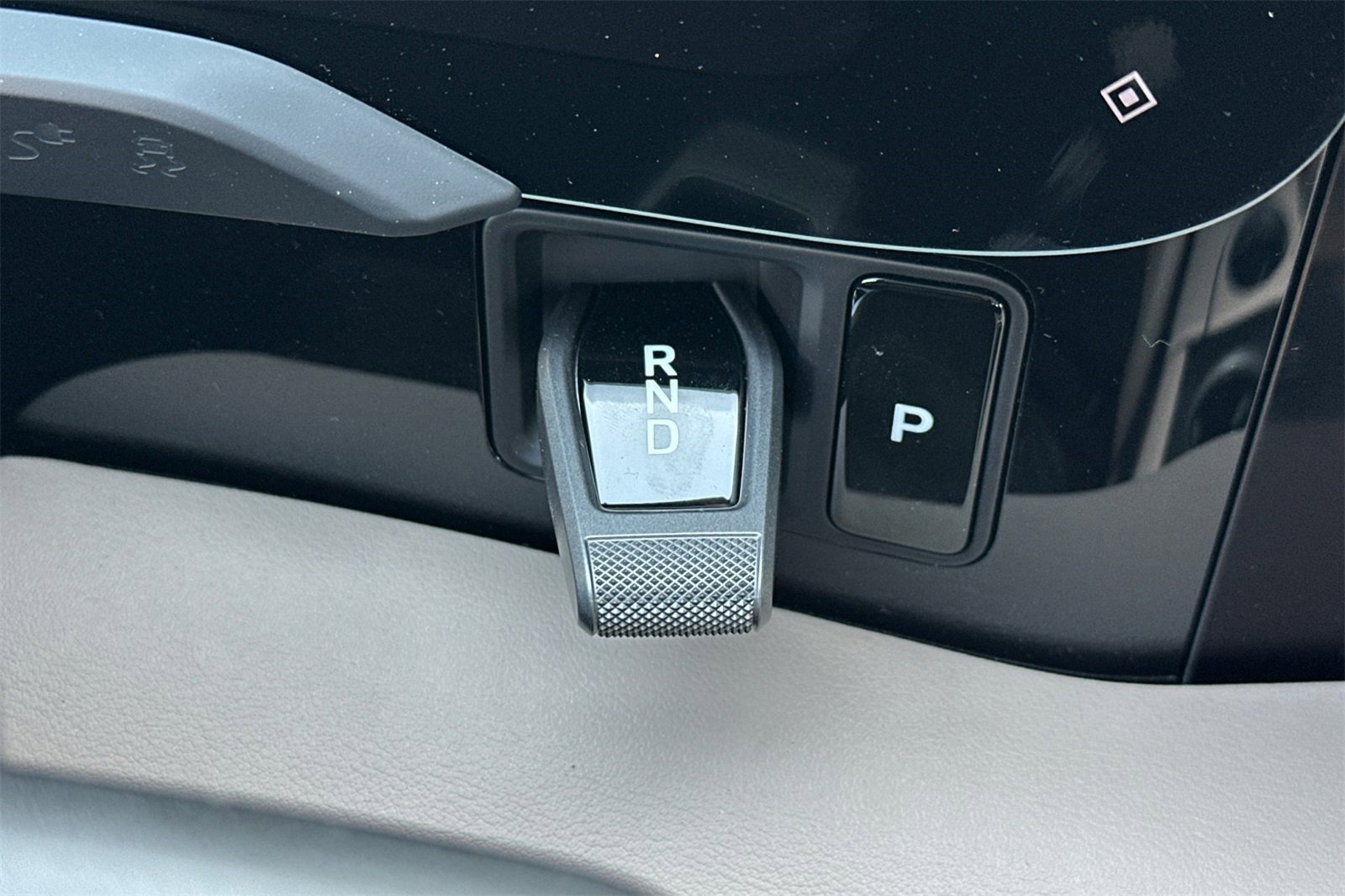 New 2025 Porsche Taycan image 22