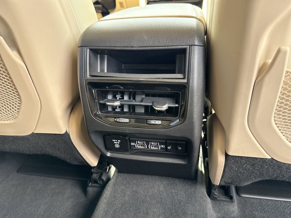 Used 2022 Jeep Grand Cherokee Limited AWD/4WD image 18
