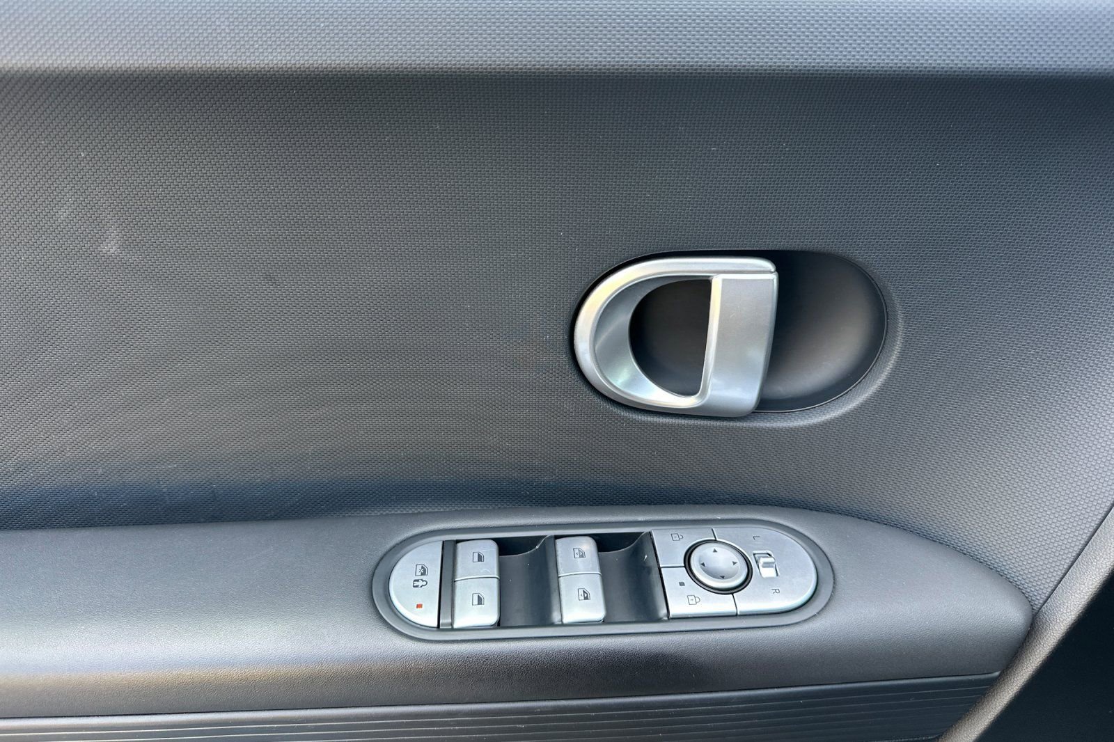 Used 2024 Hyundai Ioniq 5 SEL image 11