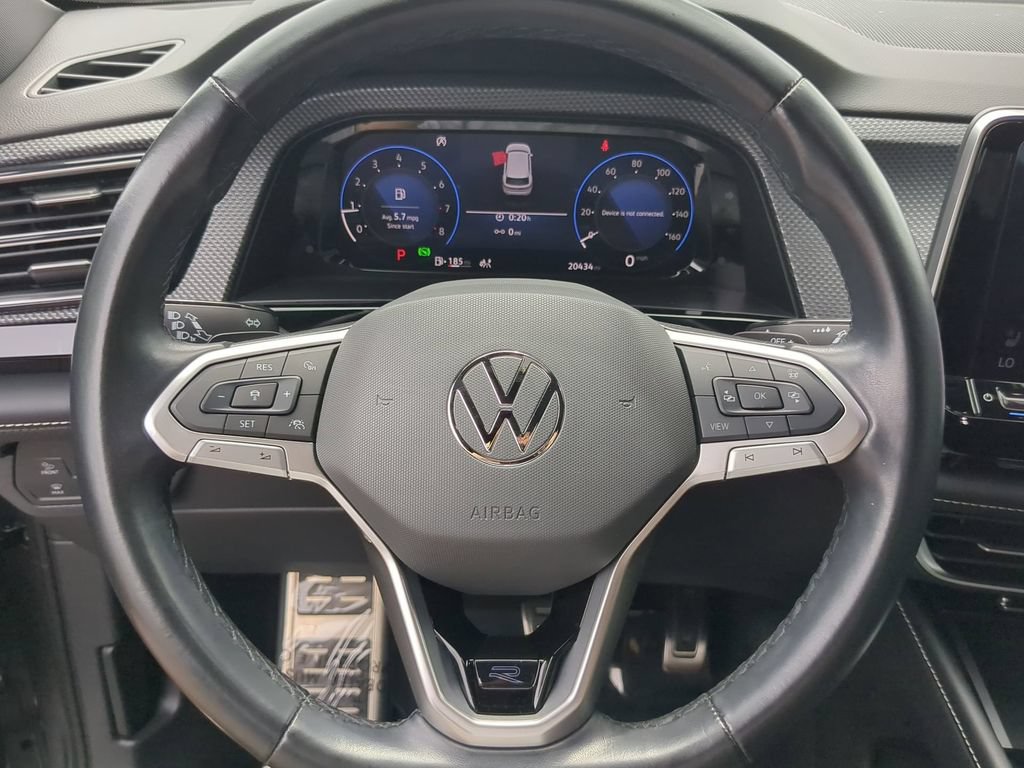Certified 2024 Volkswagen Atlas Cross Sport SEL Premium R-Line AWD/4WD image 33
